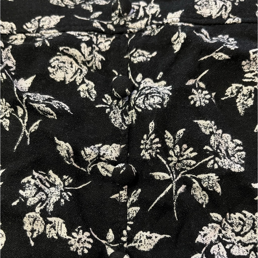 Mossimo Black and White Floral Skirt with frayed bottom. Womens size Medium. - Picture 3 of 4